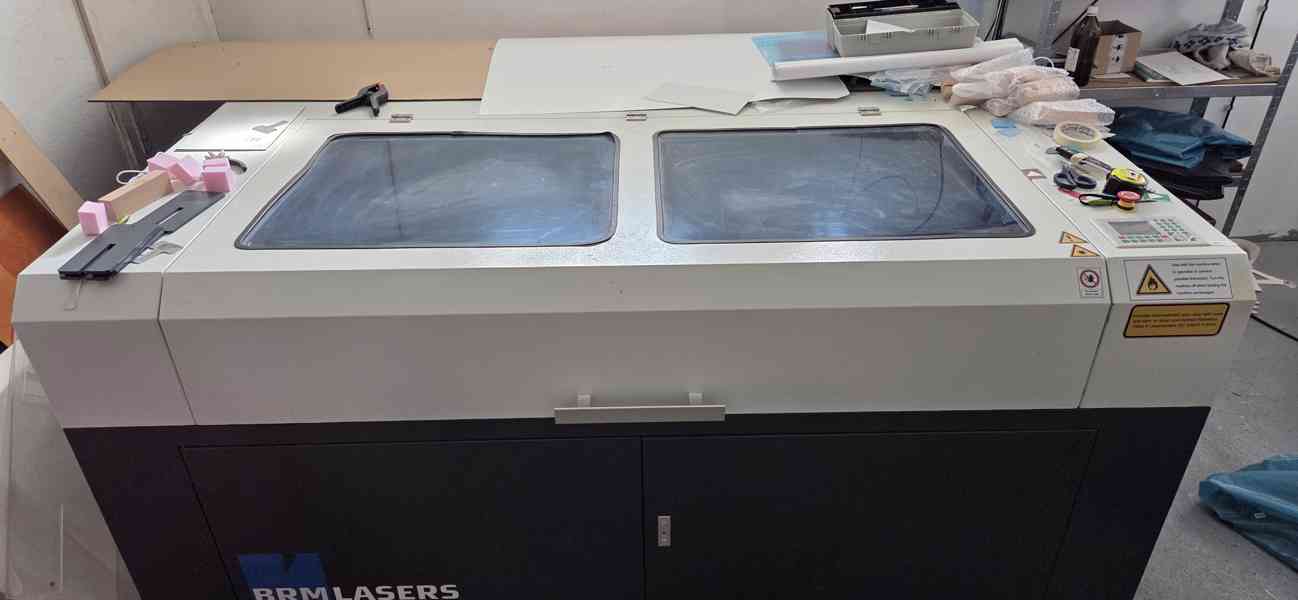 Prodám Laser CO2 zn.BRM, velikost prac. plochy 160x100cm - foto 2