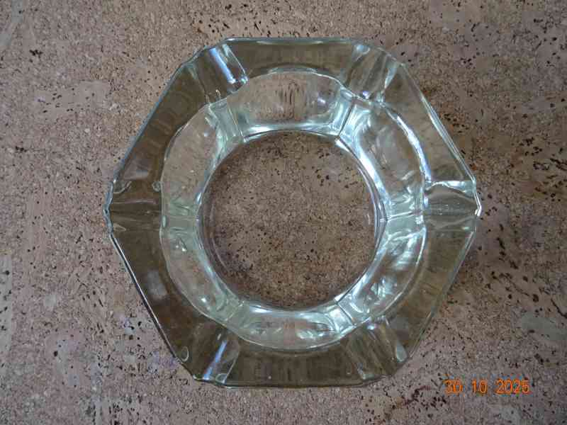 SKLENĚNÝ STARÝ POPELNÍK  - foto 6