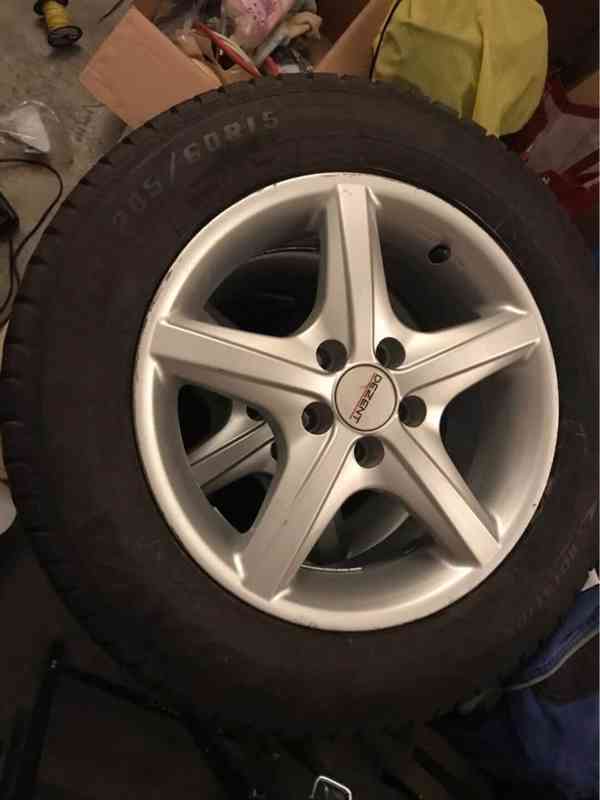 Alu kola 15" 5x100 ET38 s pneu 205/60 6mm - foto 1