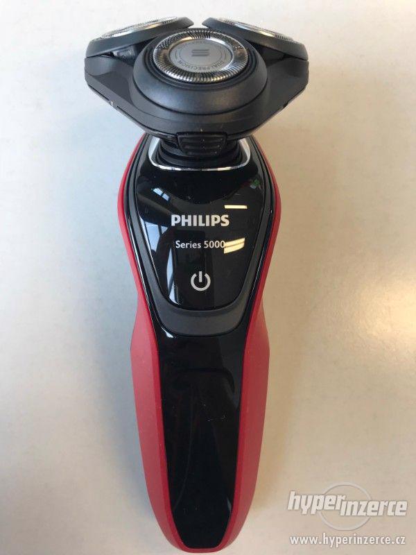Holící strojek Philips S5140 + čistící stanice - foto 2