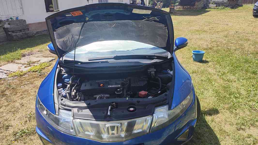 Honda Civic exekutive 1,8/104kw, Najeto 98 000km - foto 7