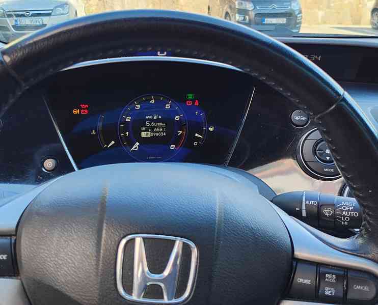 Honda Civic exekutive 1,8/104kw, Najeto 98 000km - foto 10