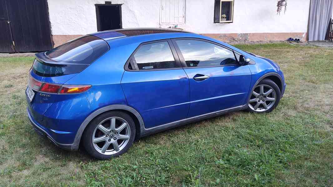 Honda Civic exekutive 1,8/104kw, Najeto 98 000km - foto 6