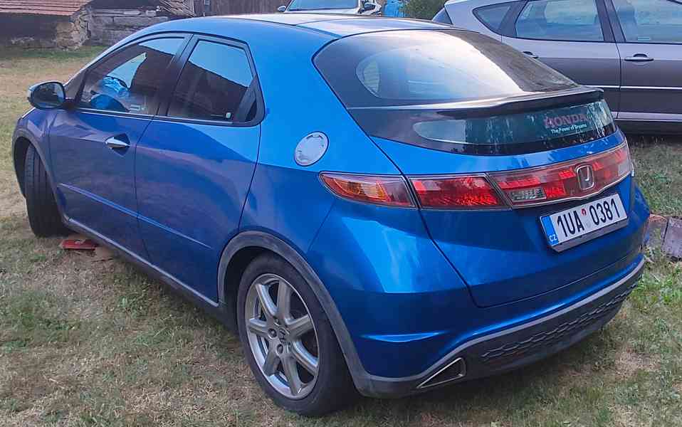 Honda Civic exekutive 1,8/104kw, Najeto 98 000km - foto 4