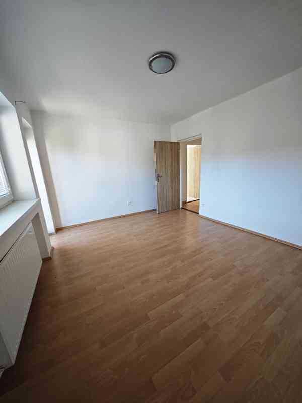 Pronajmu slunný a prostorný byt 2+1 87m2 se zahradou - foto 6