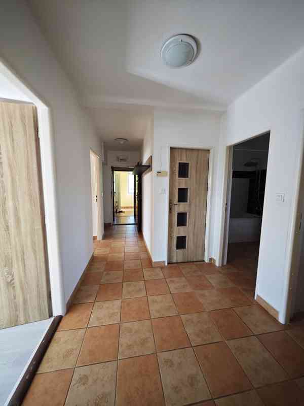 Pronajmu slunný a prostorný byt 2+1 87m2 se zahradou - foto 10
