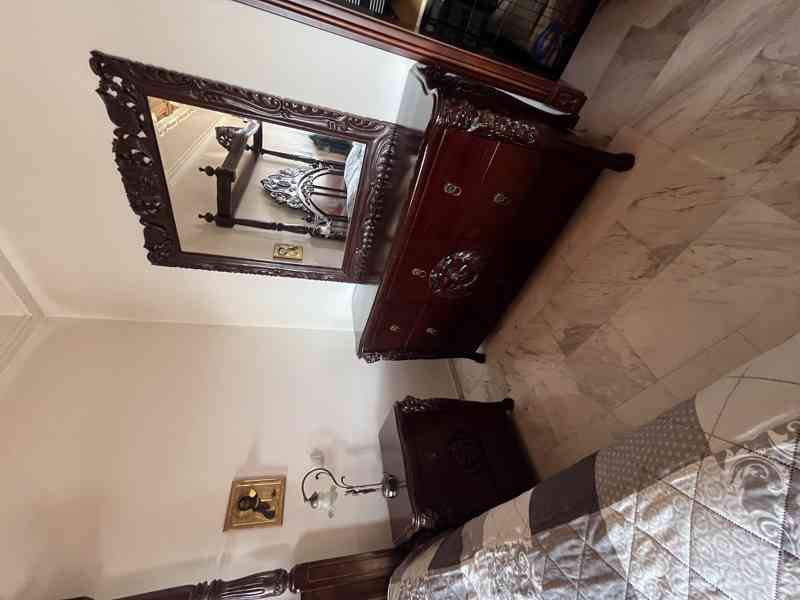 Mahagonova loznice - foto 3