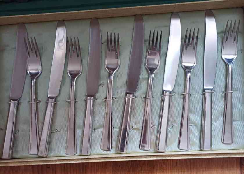 Retro příbory Sandrik Anticorro 24 kusů v etui - foto 3