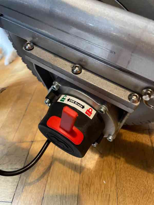 Elektrický invalidní vozík FLEXiThrone eThrone 12DW  - foto 7