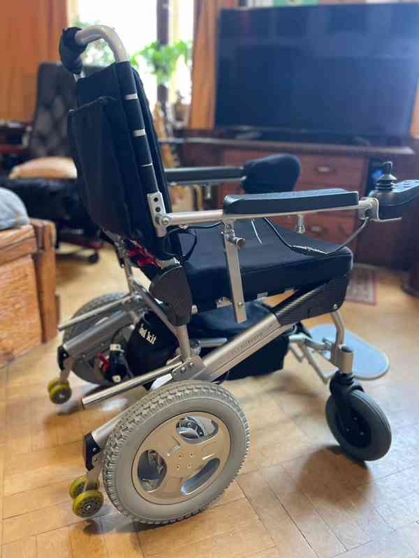 Elektrický invalidní vozík FLEXiThrone eThrone 12DW  - foto 2