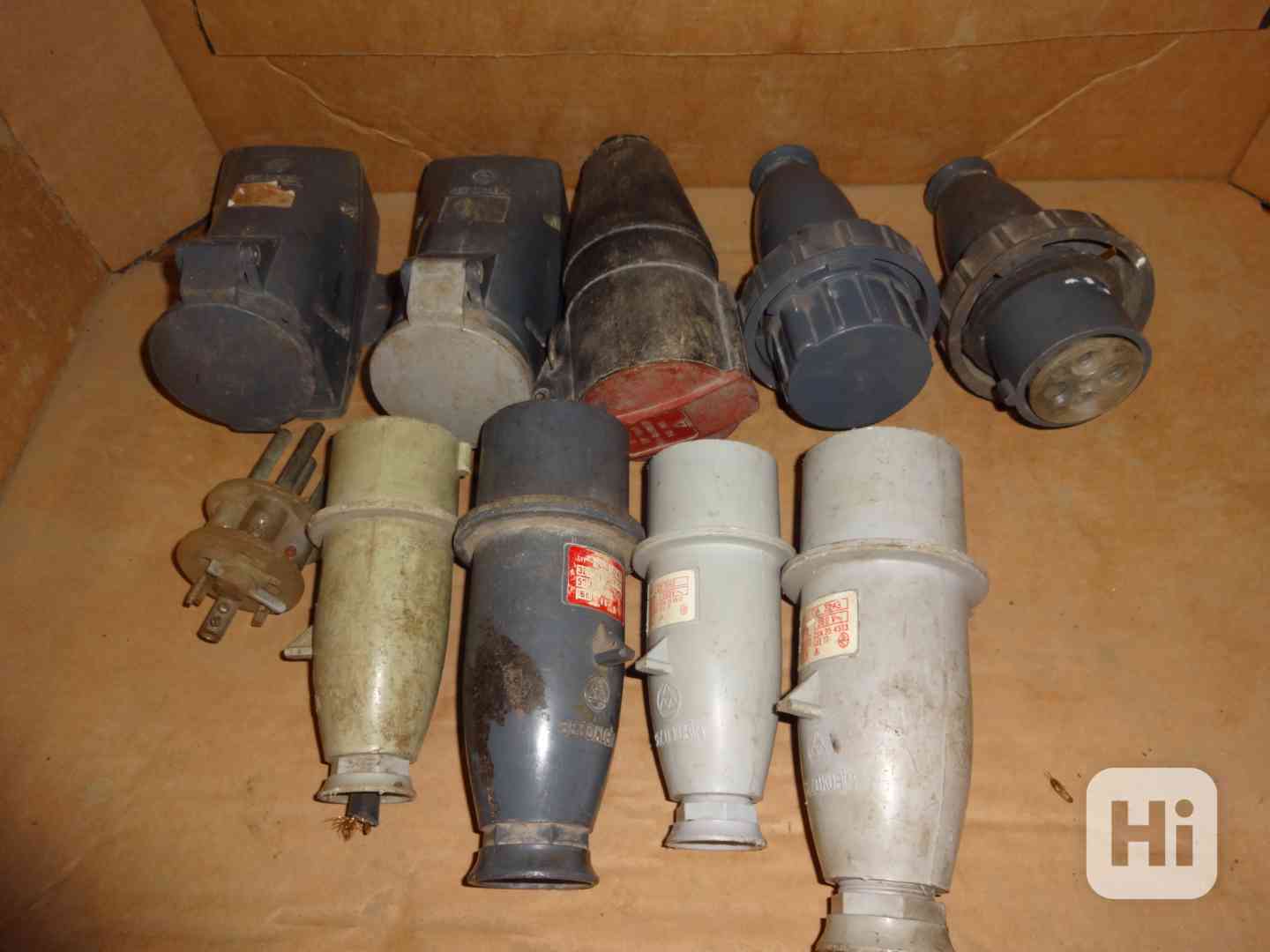 Zasuvky a kablZ - foto 1