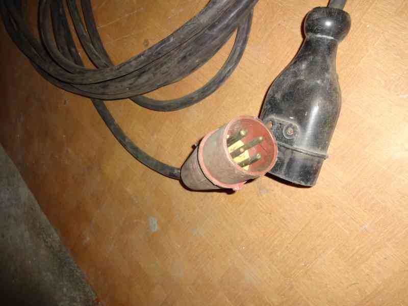 Zasuvky a kablZ - foto 5