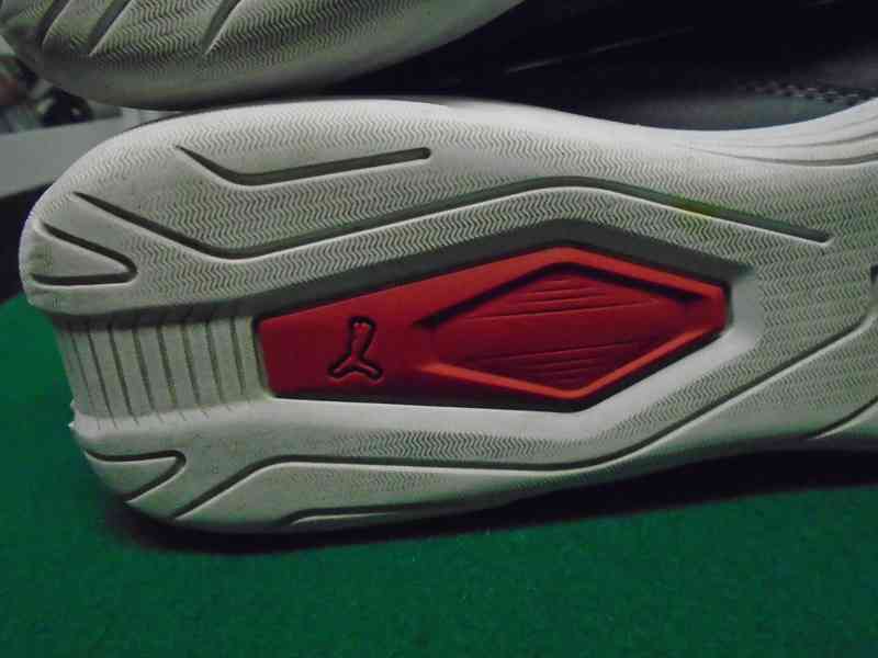 Pánské tenisky boty Puma Sneakersy Ferrari Drift Cat vel. 43 - foto 9