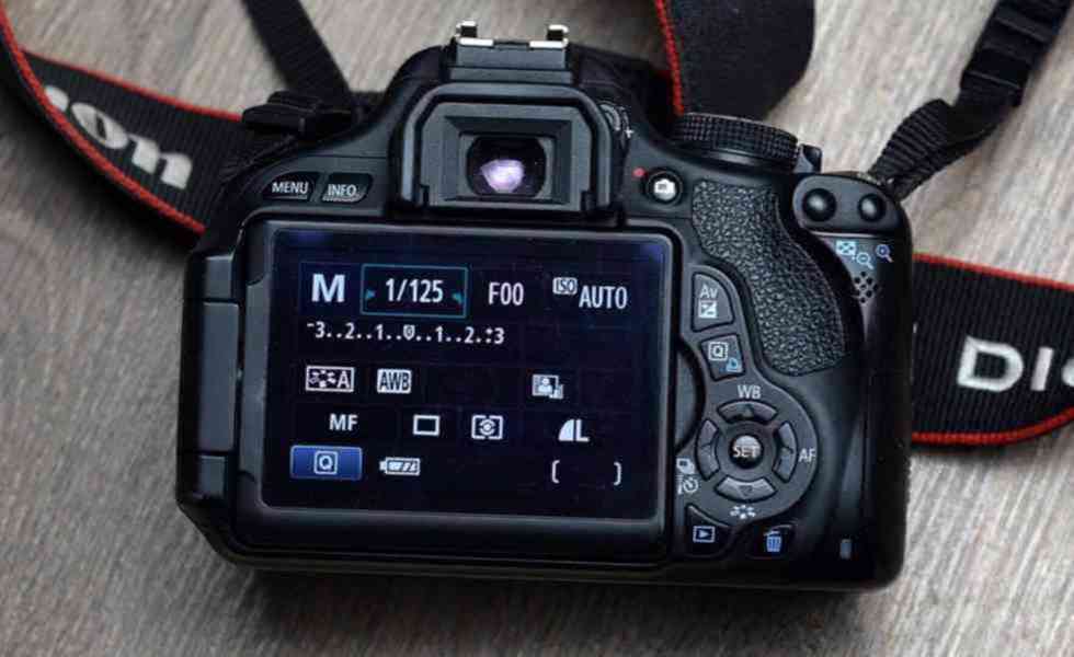 Canon EOS 600D **18 Mpx CMOS TOP 31000 exp. - foto 6