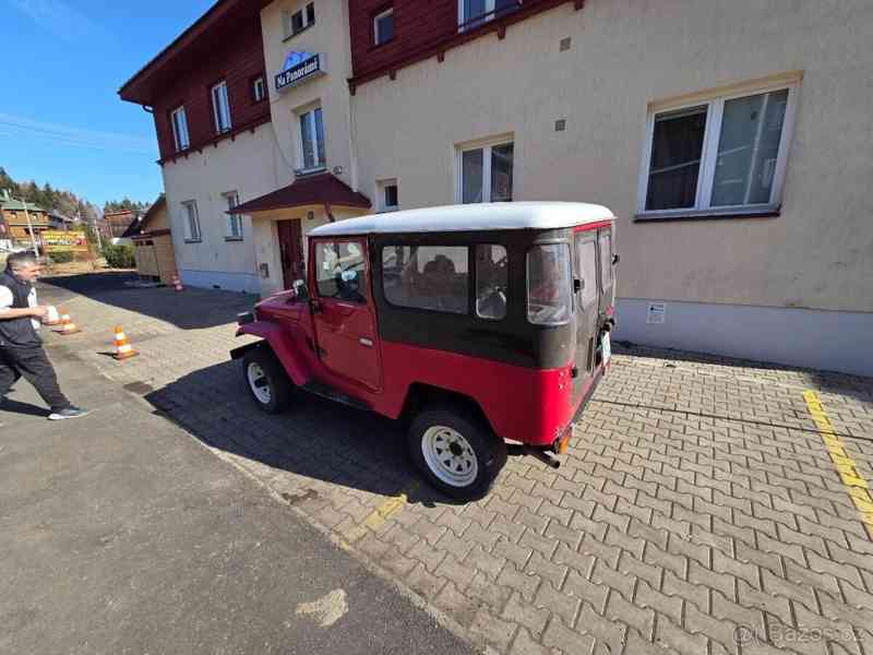 Toyota Land Cruiser BJ 42 - foto 6