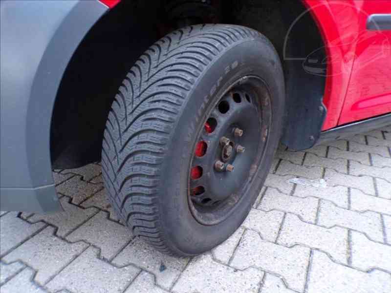 Volkswagen Caddy 1,6 i TAŽNÉ ZAŘÍZENÍ - foto 15