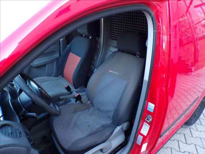 Volkswagen Caddy 1,6 i TAŽNÉ ZAŘÍZENÍ - foto 8
