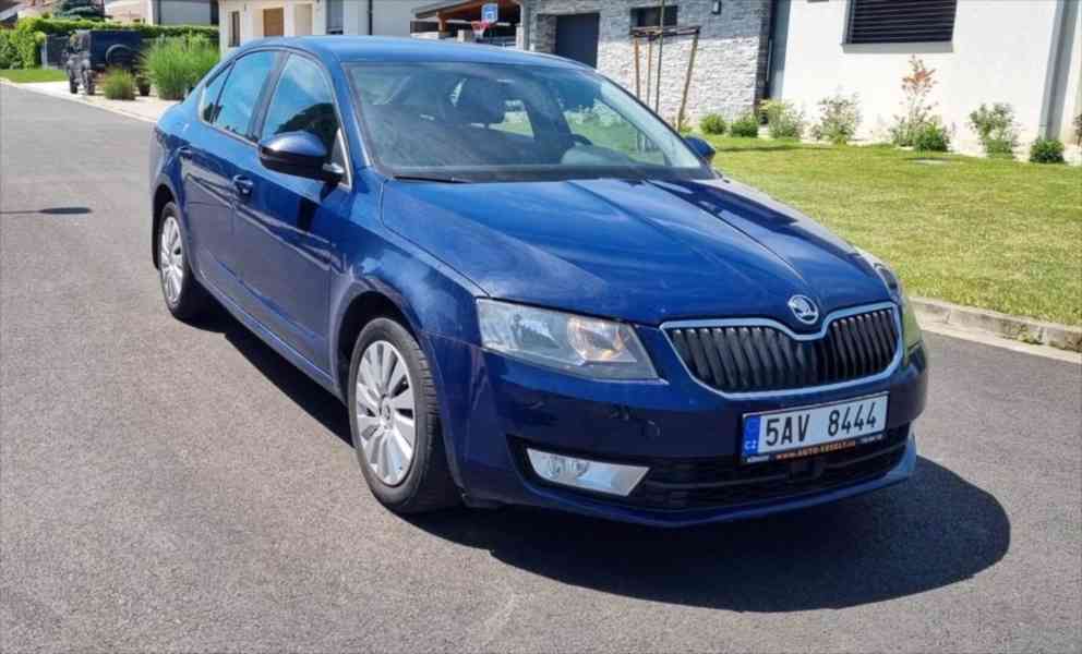 Škoda Octavia 1,6   TDi 81 kW - foto 16