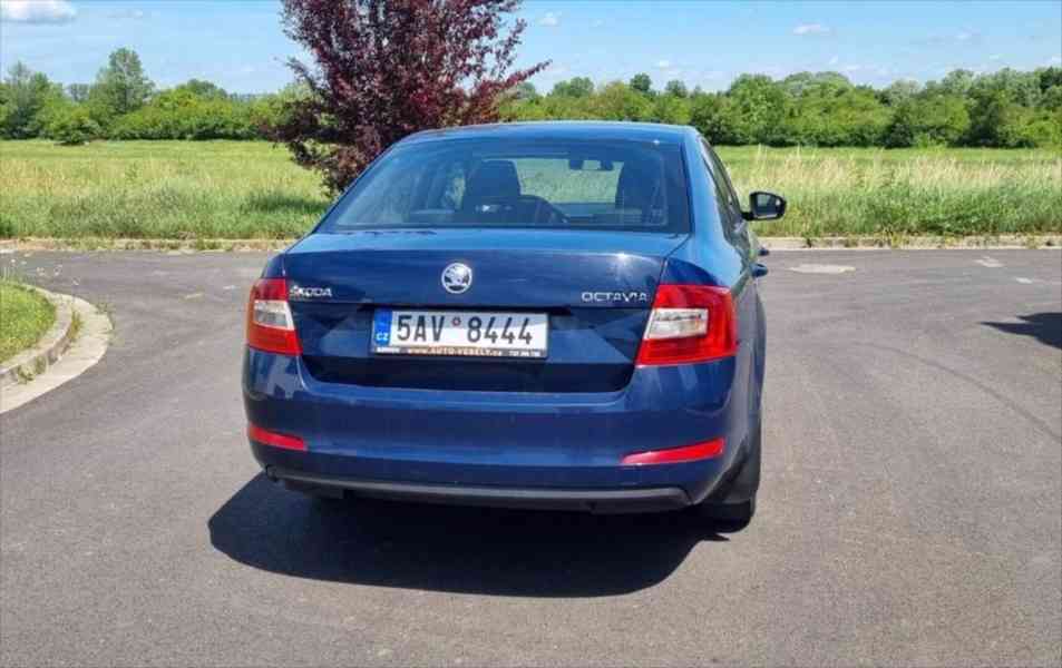 Škoda Octavia 1,6   TDi 81 kW - foto 13