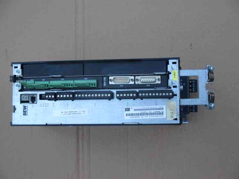 One SEW Inverter MDX61B0040-5A3-4-0T - foto 1