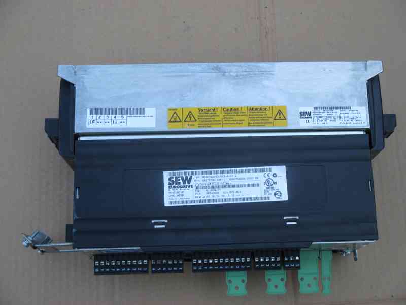 One SEW Inverter MDX61B0040-5A3-4-0T - foto 2