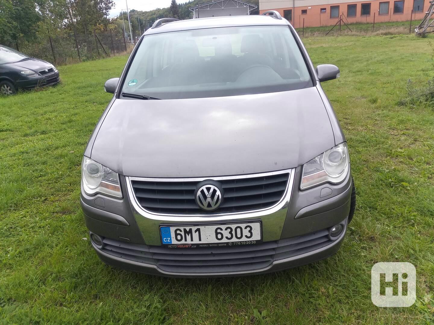 Prodám Volkswagen Touran 1,4 TSI DSG Trendline, - foto 1