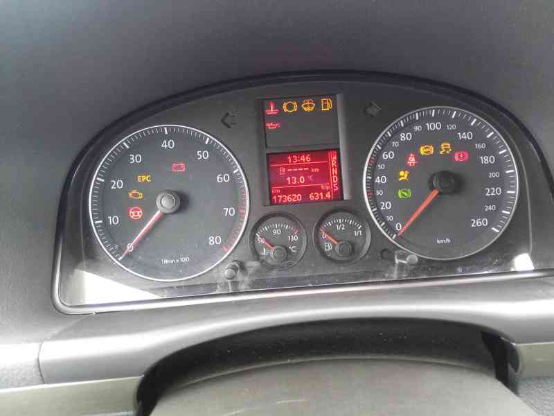 Prodám Volkswagen Touran 1,4 TSI DSG Trendline, - foto 10