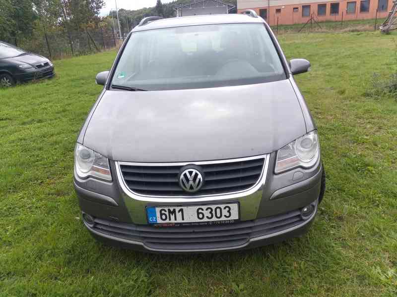 Prodám Volkswagen Touran 1,4 TSI DSG Trendline, - foto 1