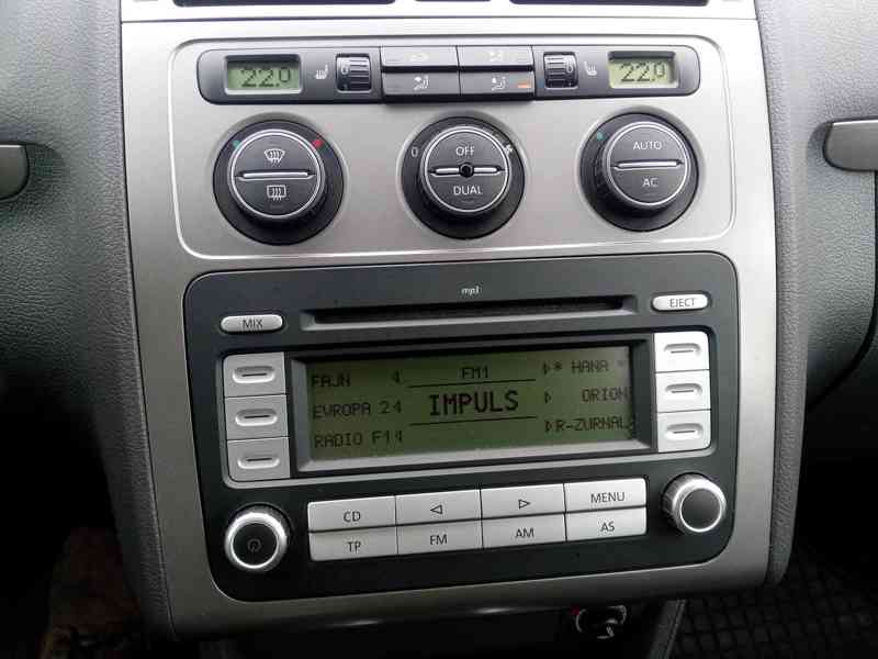 Prodám Volkswagen Touran 1,4 TSI DSG Trendline, - foto 11