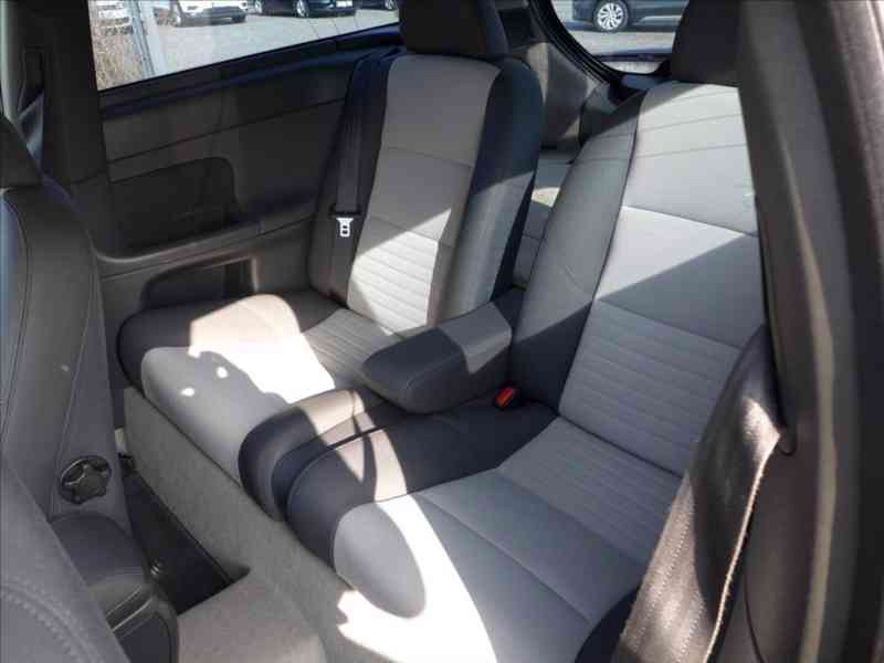 Volvo C30 2,0 D R-DESIGN, BEZ INVESTIC - foto 14
