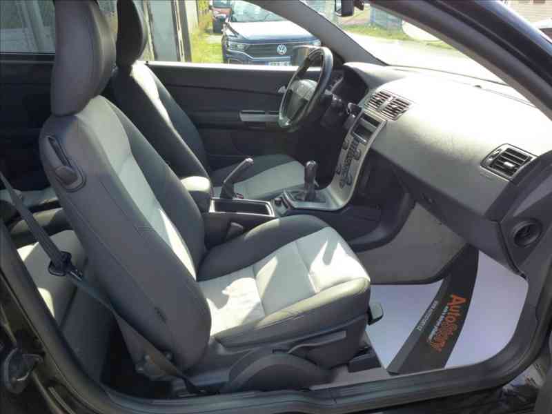 Volvo C30 2,0 D R-DESIGN, BEZ INVESTIC - foto 17