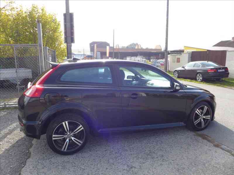 Volvo C30 2,0 D R-DESIGN, BEZ INVESTIC - foto 4