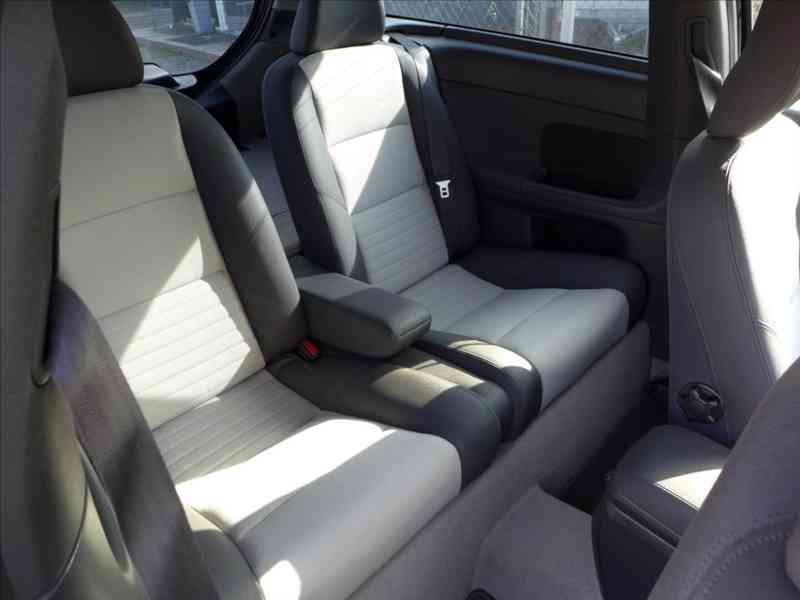 Volvo C30 2,0 D R-DESIGN, BEZ INVESTIC - foto 16