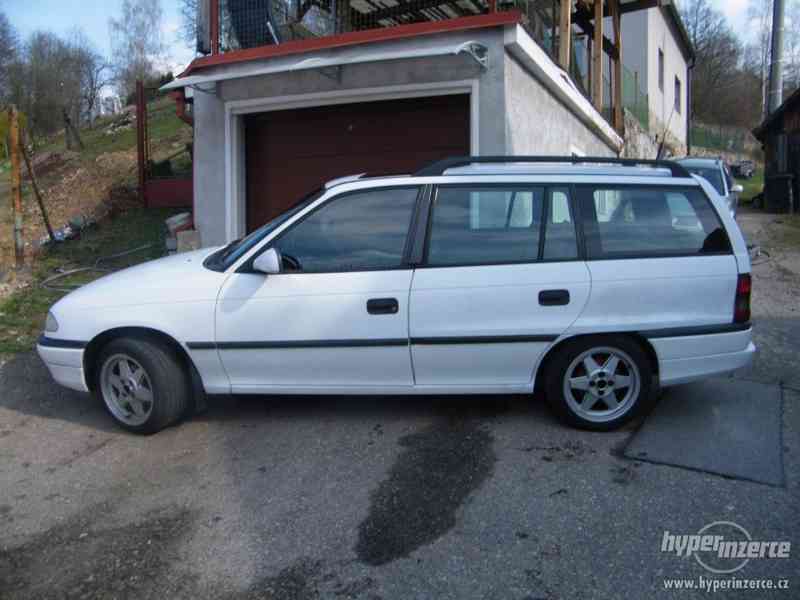 Opel Astra kombi - foto 1