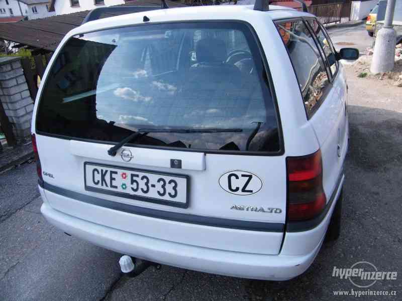 Opel Astra kombi - foto 4