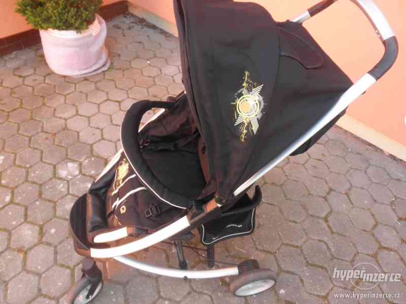 Kočárek Babypoint MARK Q - černá barva - foto 3