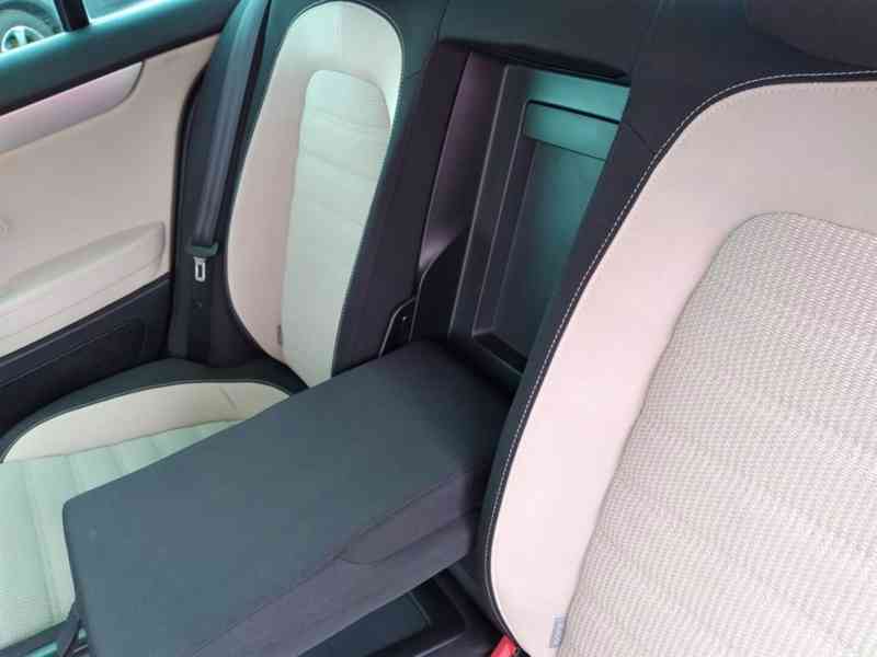 VOLKSWAGEN PASSAT CC 2.0 TDI DSG ČR - foto 12