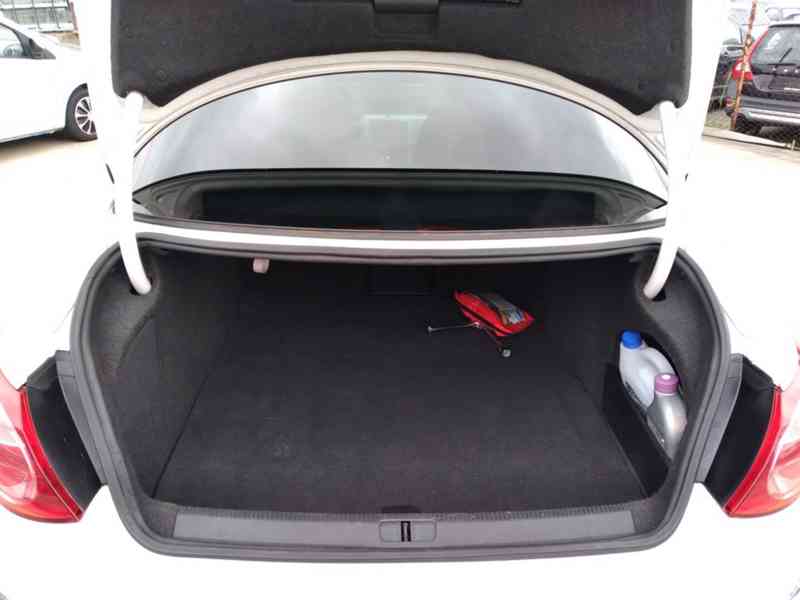 VOLKSWAGEN PASSAT CC 2.0 TDI DSG ČR - foto 28