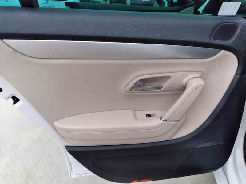 VOLKSWAGEN PASSAT CC 2.0 TDI DSG ČR - foto 32