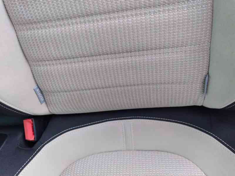 VOLKSWAGEN PASSAT CC 2.0 TDI DSG ČR - foto 13