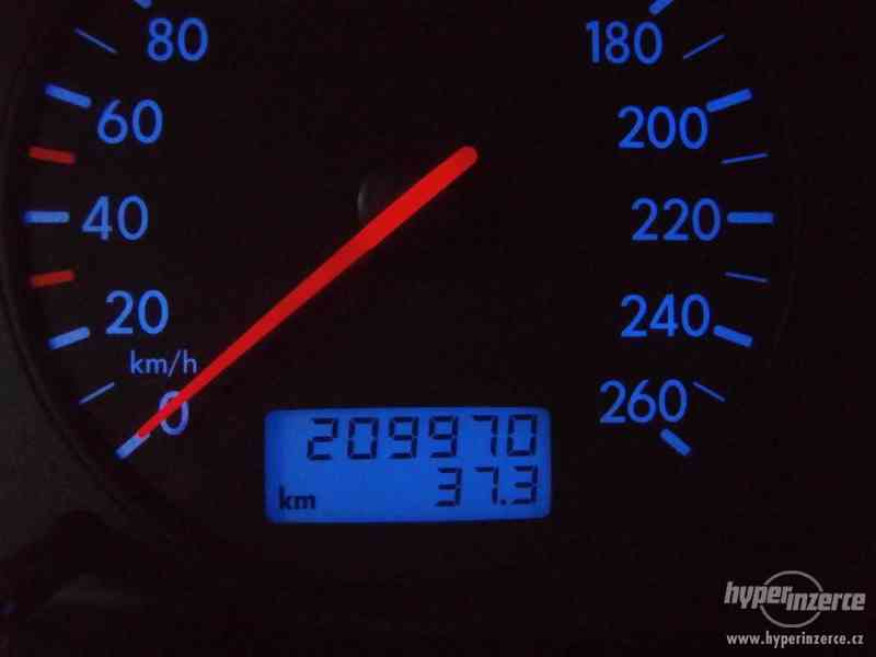 VW Passat 1.9 TDI sedan, 209.000 km - foto 17