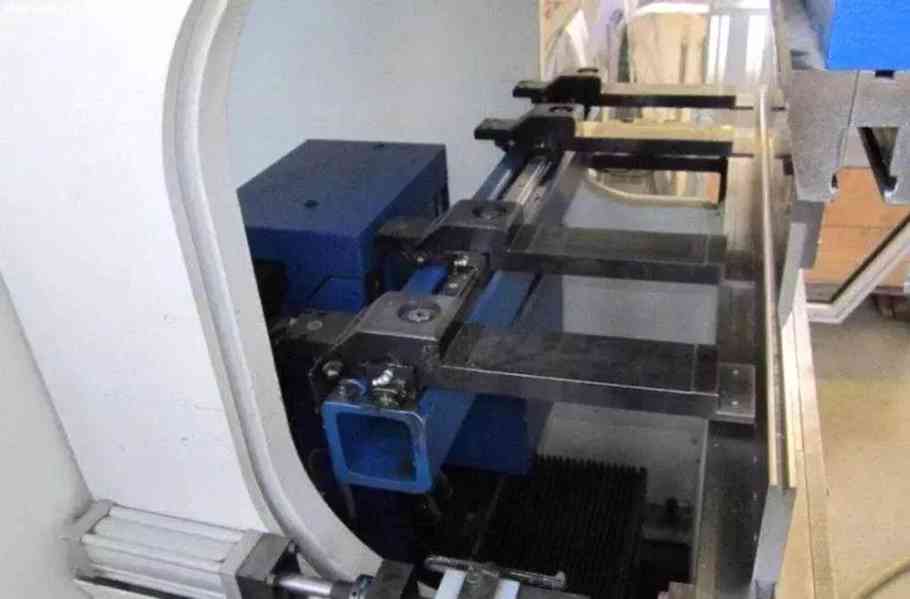 CNC hydraulický ohraňovací lis TRUMPF TrumaBend V50 - foto 5