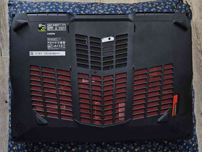 Herní notebook MSI GT73VR Titan Pro s GTX 1080 8 GB v MXM - foto 10