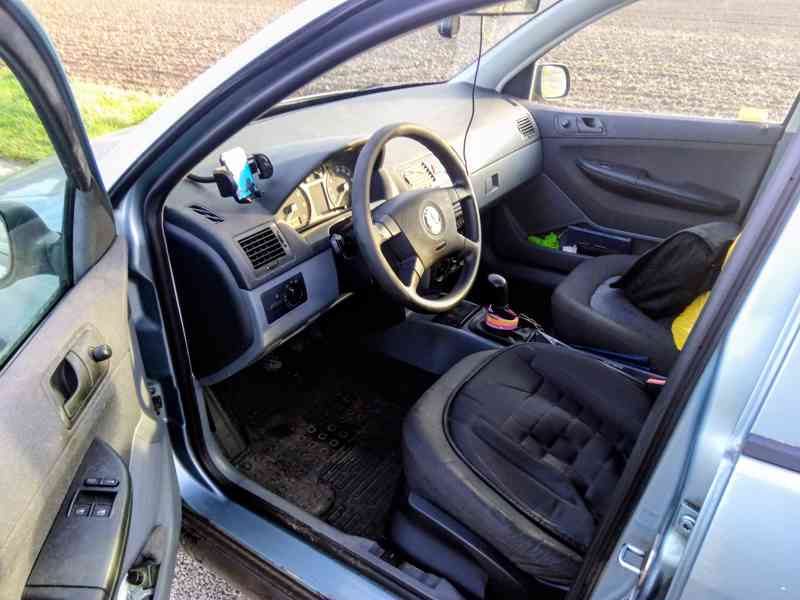 Prodám Škoda fabia 1.2 HTP - foto 6