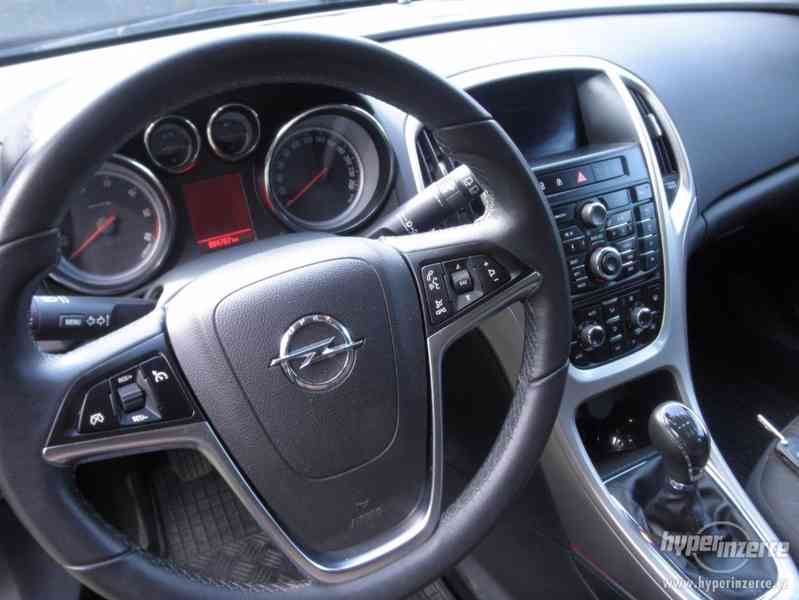 Opel Astra J, hatchback 1,7 TDCI 81kW - foto 7