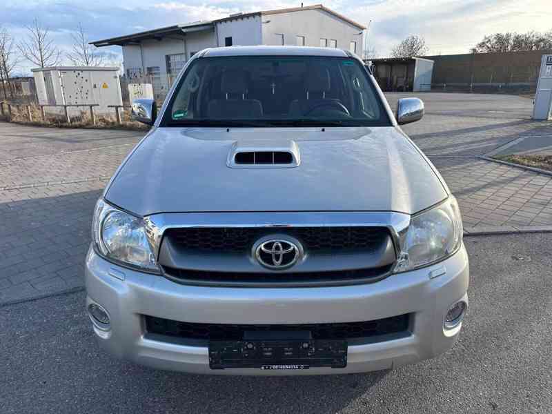 Toyota Hilux 3,0 D4D Life AUT. nafta 126kw - foto 8