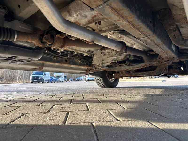 Toyota Hilux 3,0 D4D Life AUT. nafta 126kw - foto 6