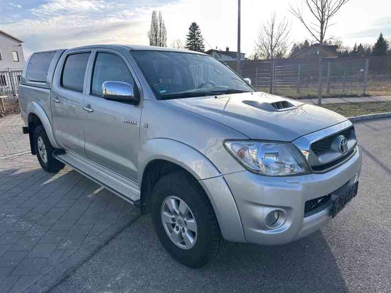 Toyota Hilux 3,0 D4D Life AUT. nafta 126kw - foto 27