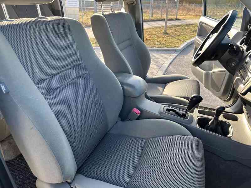 Toyota Hilux 3,0 D4D Life AUT. nafta 126kw - foto 17