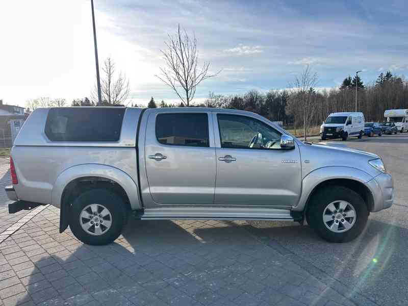 Toyota Hilux 3,0 D4D Life AUT. nafta 126kw - foto 23
